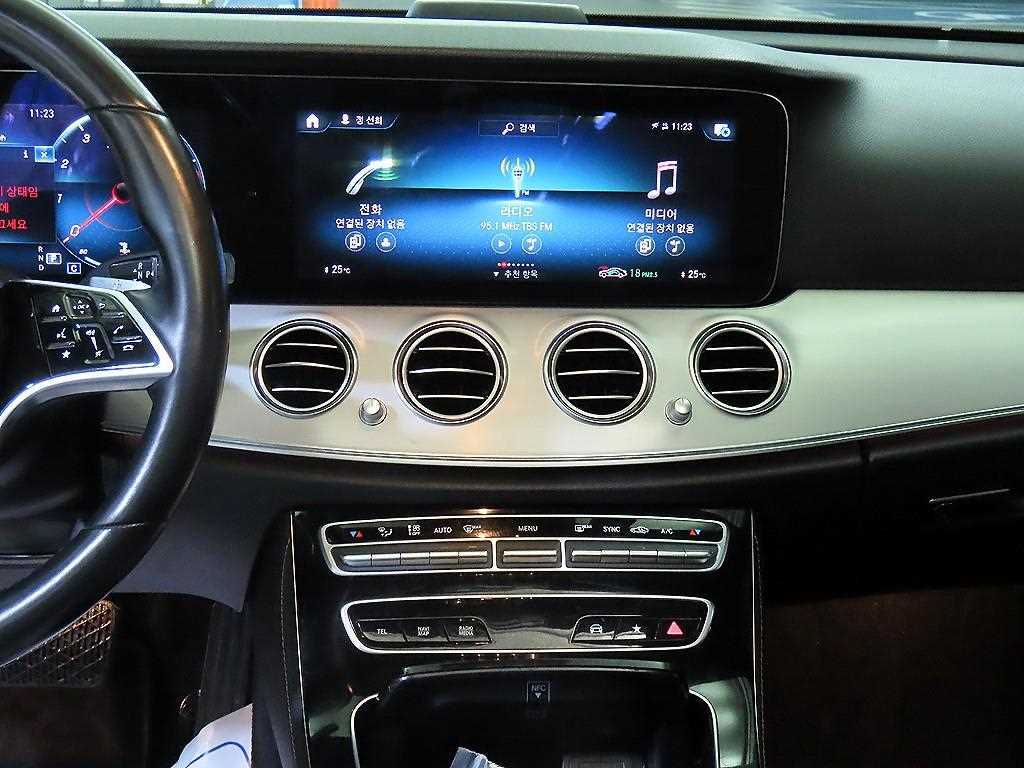 Mercedes Benz E class - Vista 11