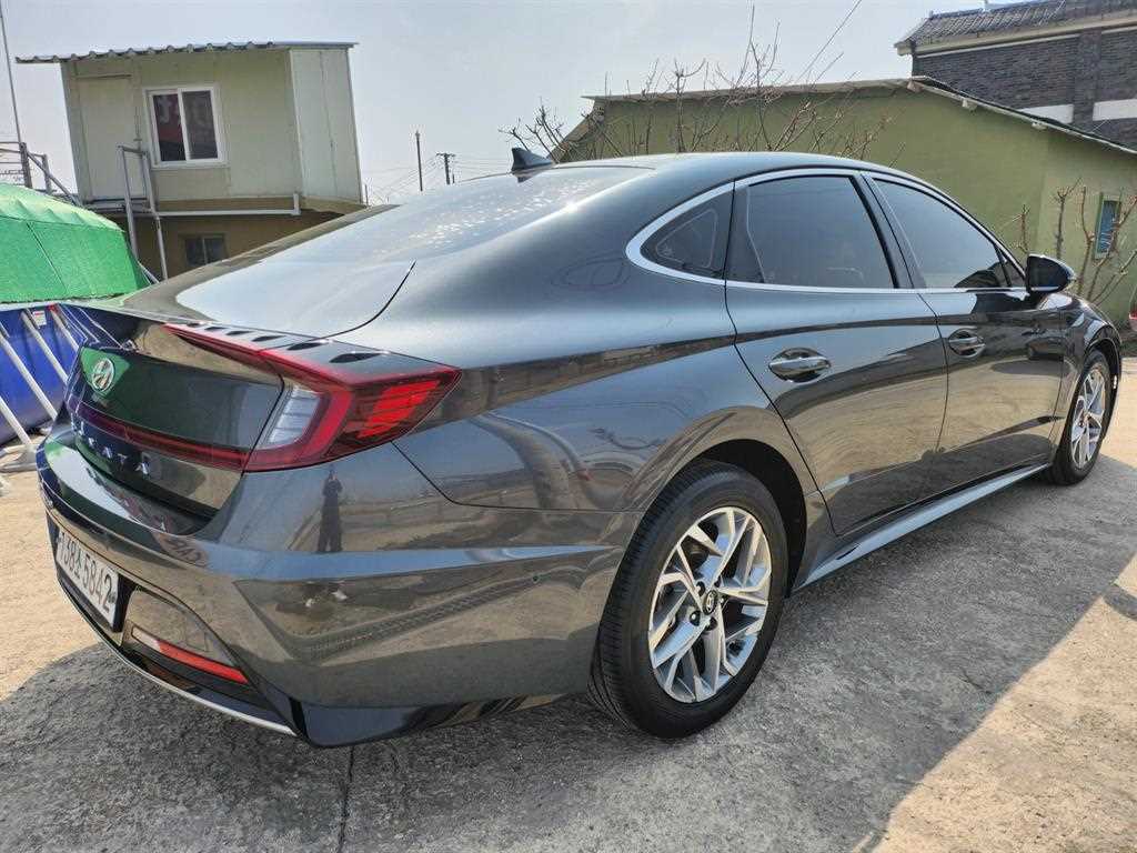 HYUNDAI Sonata - Vista 4
