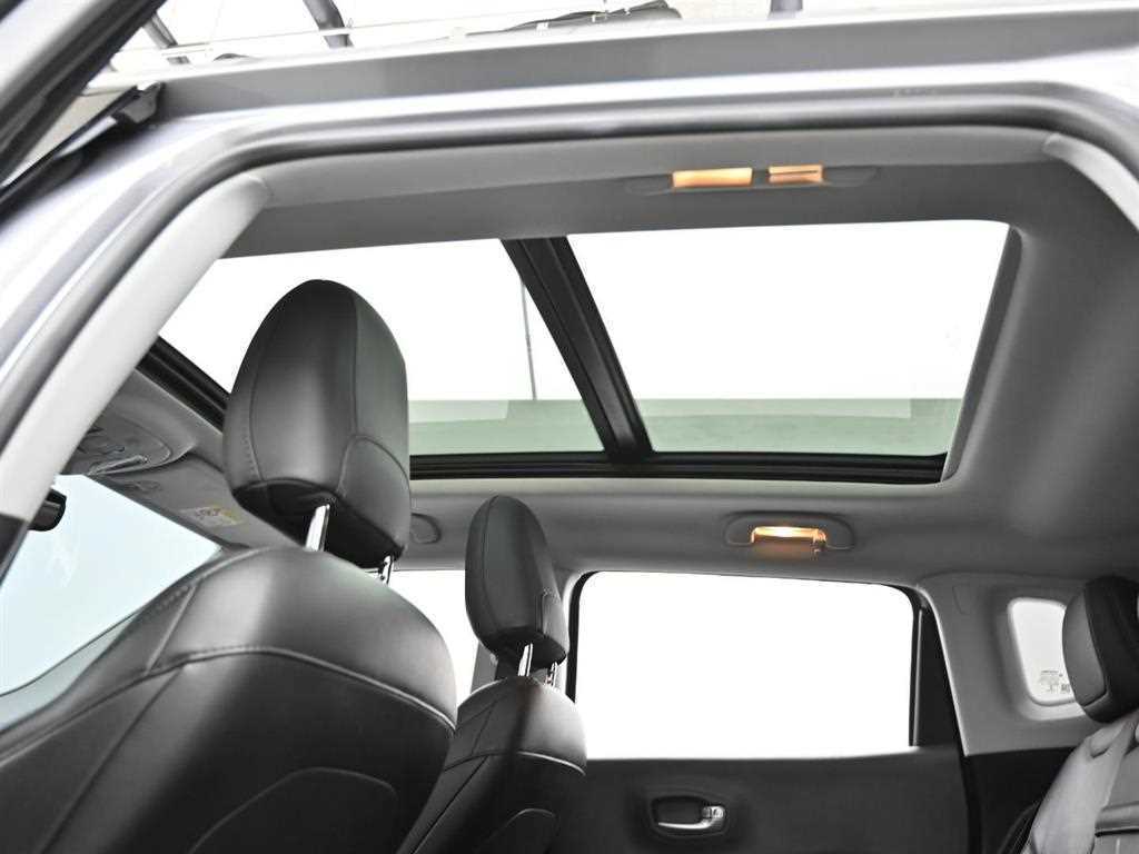 Jeep Compass 2018 Gris - Importación desde Corea - HF Imports Iquique - Foto 18