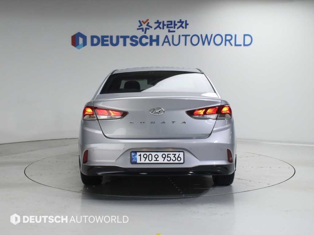 HYUNDAI Sonata - Vista 4