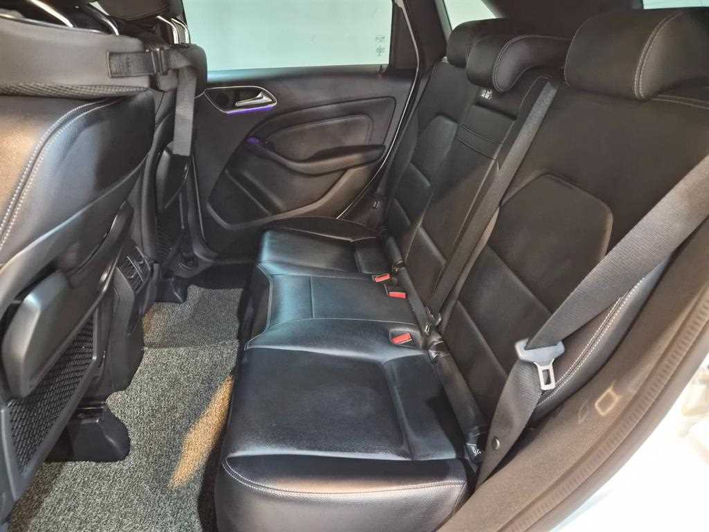 Mercedes Benz B Class (MY B) - Vista 7