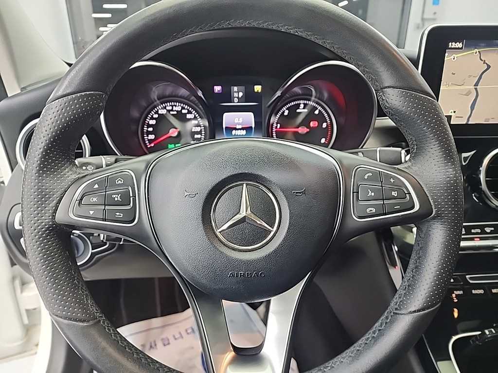 Mercedes Benz C Class - Vista 9