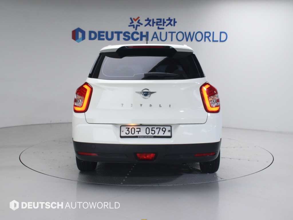 Ssangyong Tivoli - Vista 4