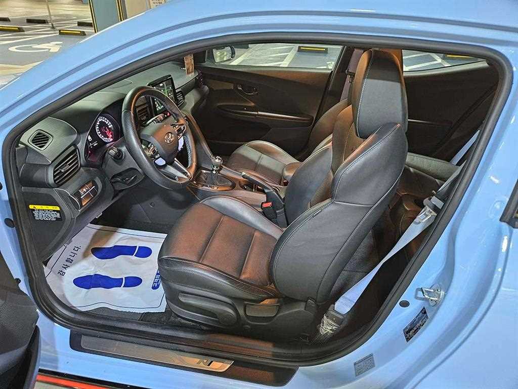 HYUNDAI Veloster - Vista 8