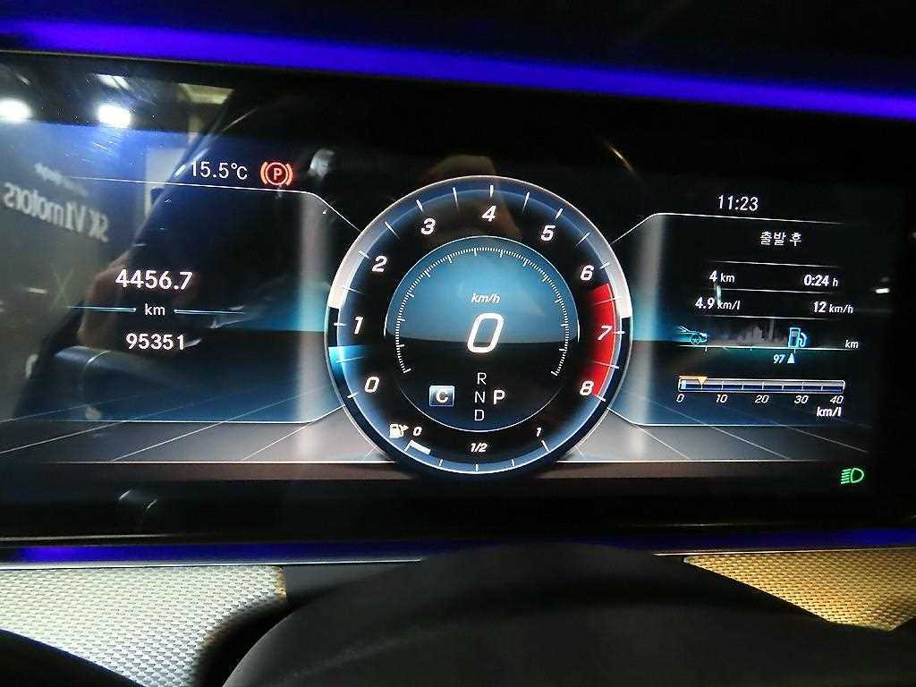 Mercedes Benz E class - Vista 9