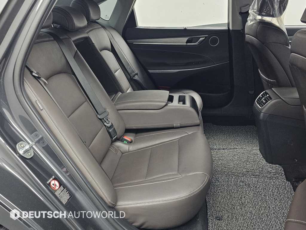 HYUNDAI Grandeur - Vista 12