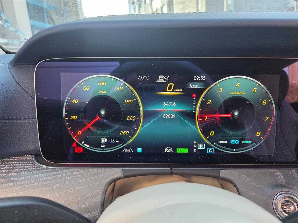 Mercedes Benz E class - Vista 9