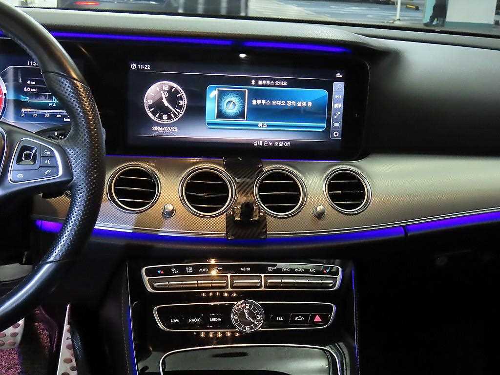 Mercedes Benz E class - Vista 11