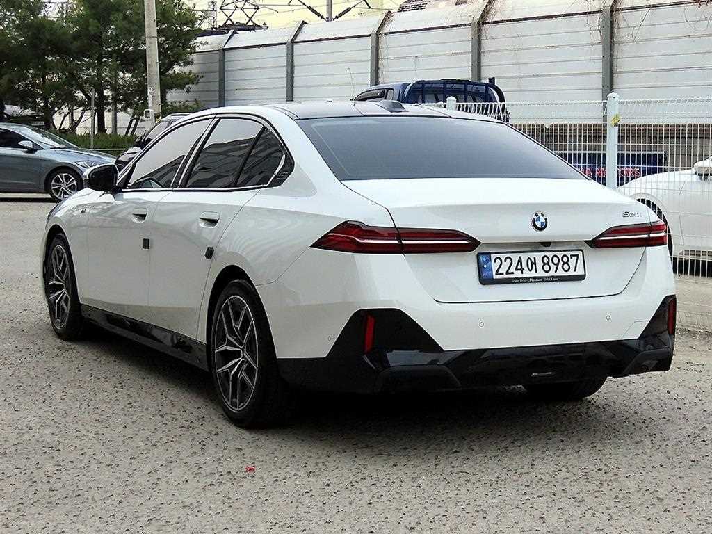 BMW 5 Series - Vista 3