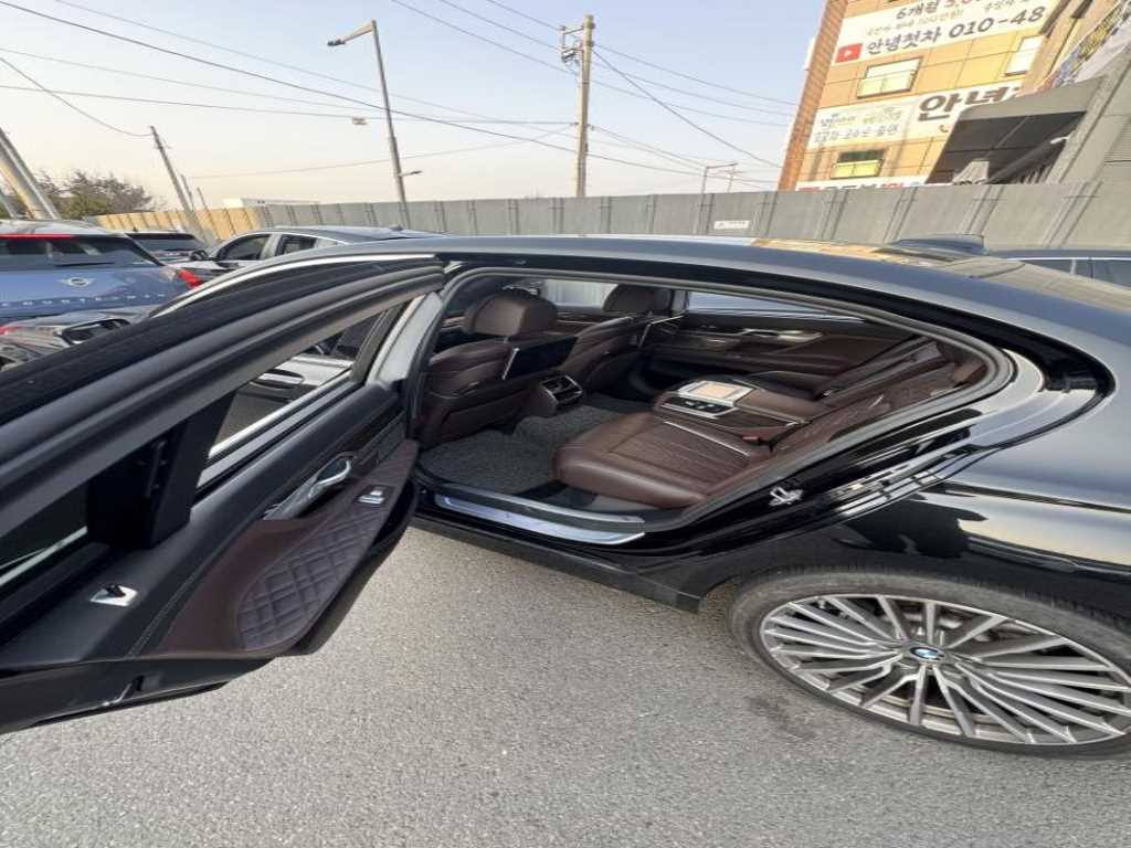 BMW 7 Series - Vista 10