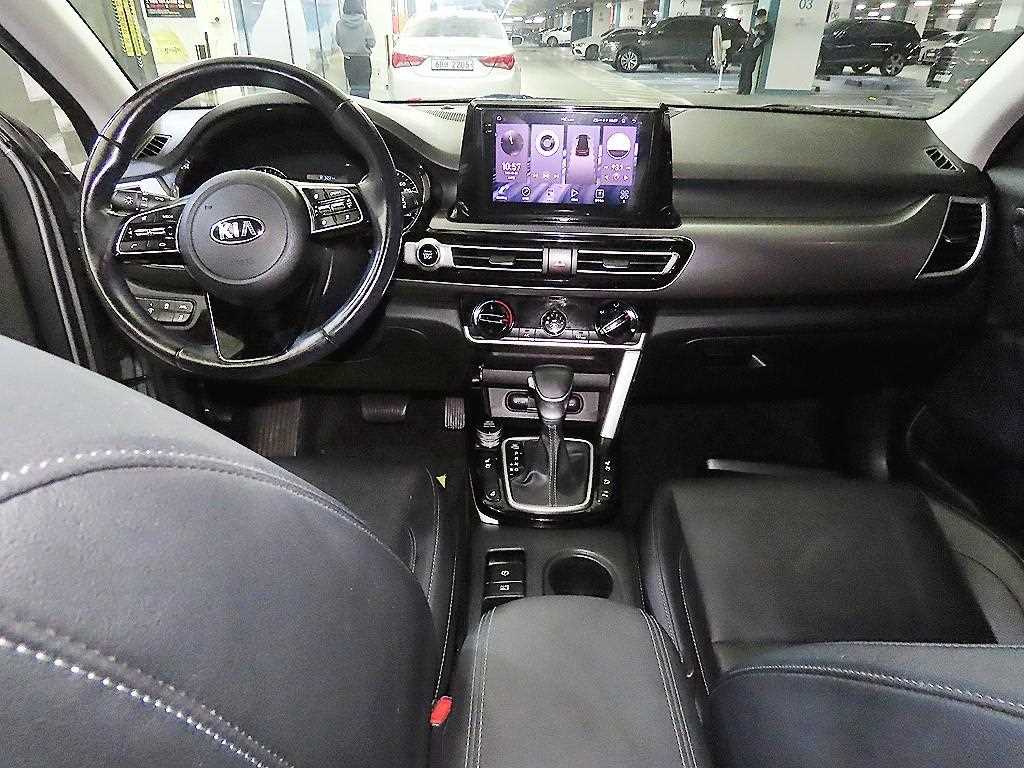 KIA Seltos - Vista 10