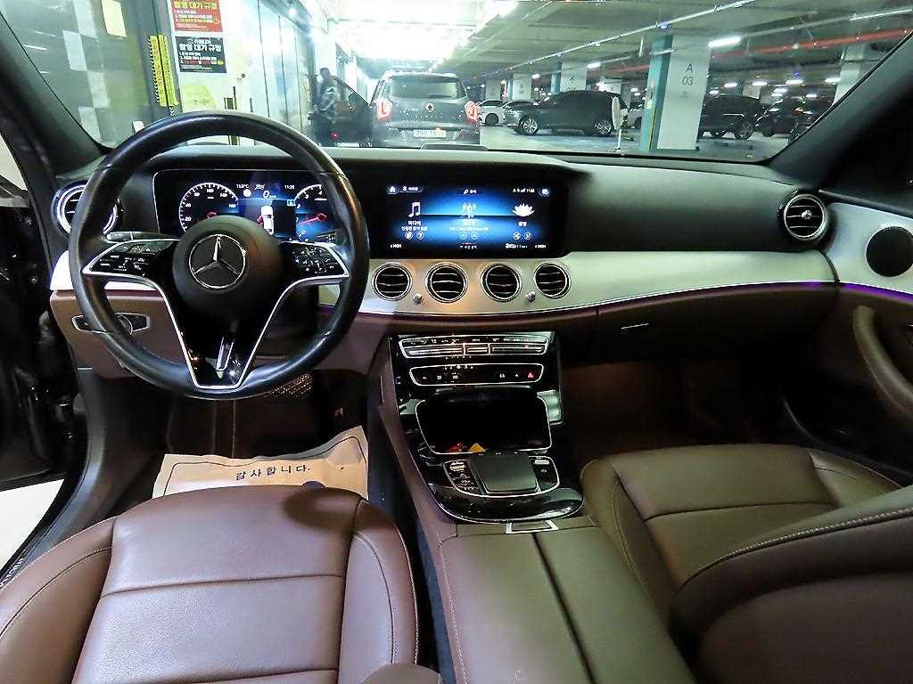 Mercedes Benz E class - Vista 10