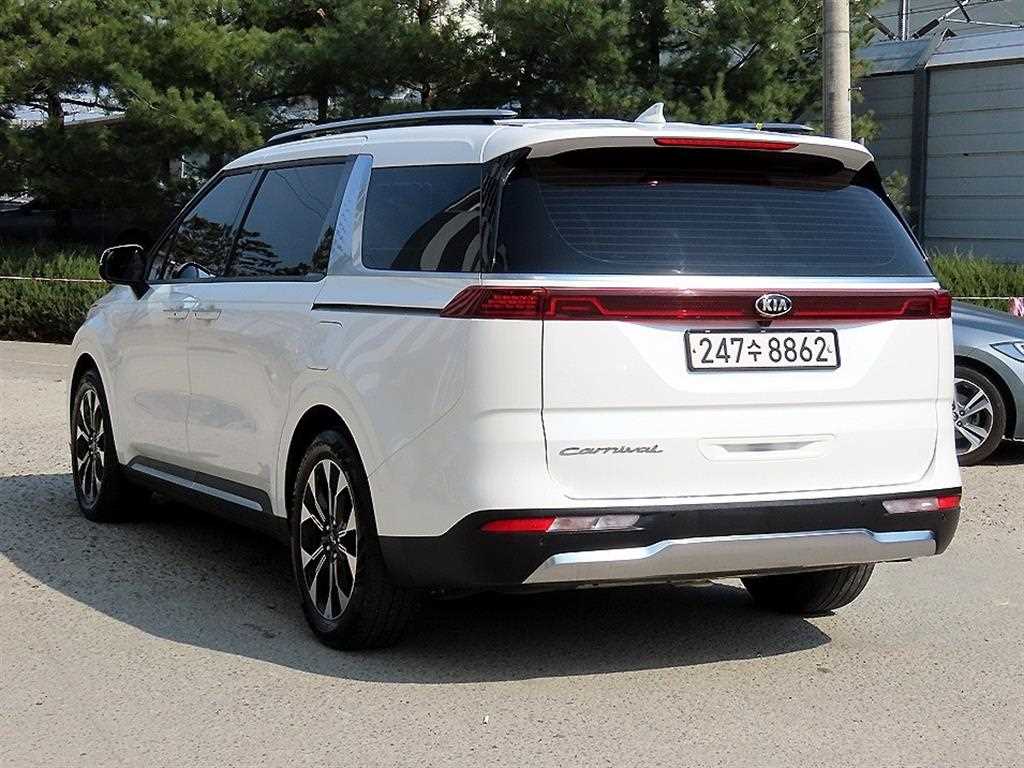 KIA Carnival - Vista 3