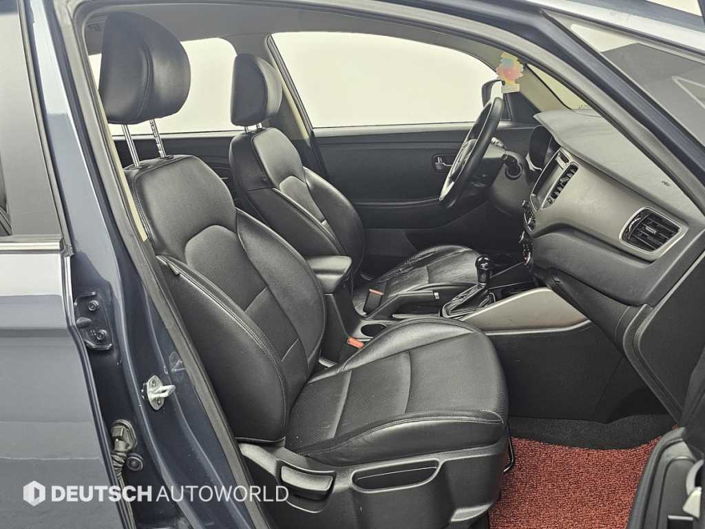 KIA Carens - Vista 10