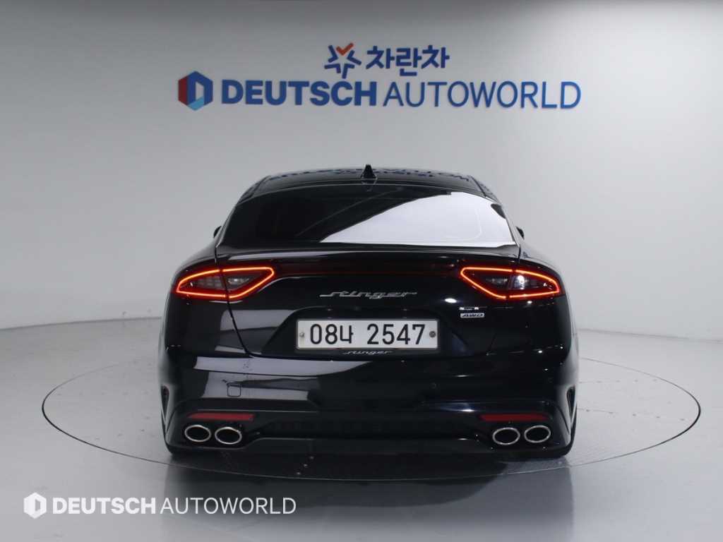 KIA Stinger - Vista 4