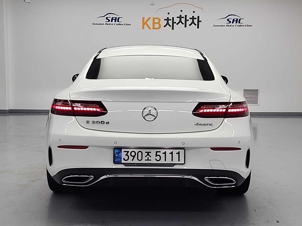 Mercedes Benz E class - Vista 3