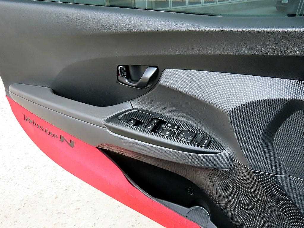 HYUNDAI Veloster - Vista 11