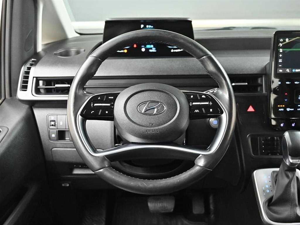 HYUNDAI Staria - Vista 12