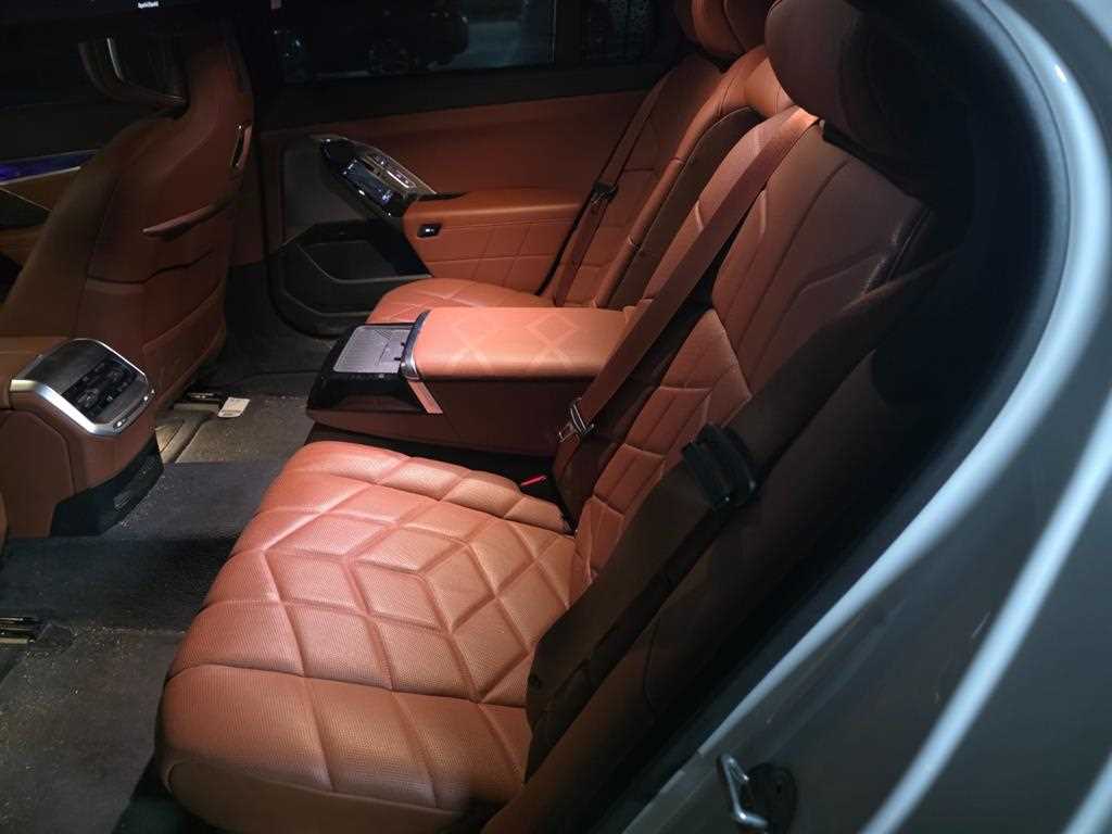 BMW 7 Series 2023 Blanco - Importación desde Corea - HF Imports Iquique - Foto 14