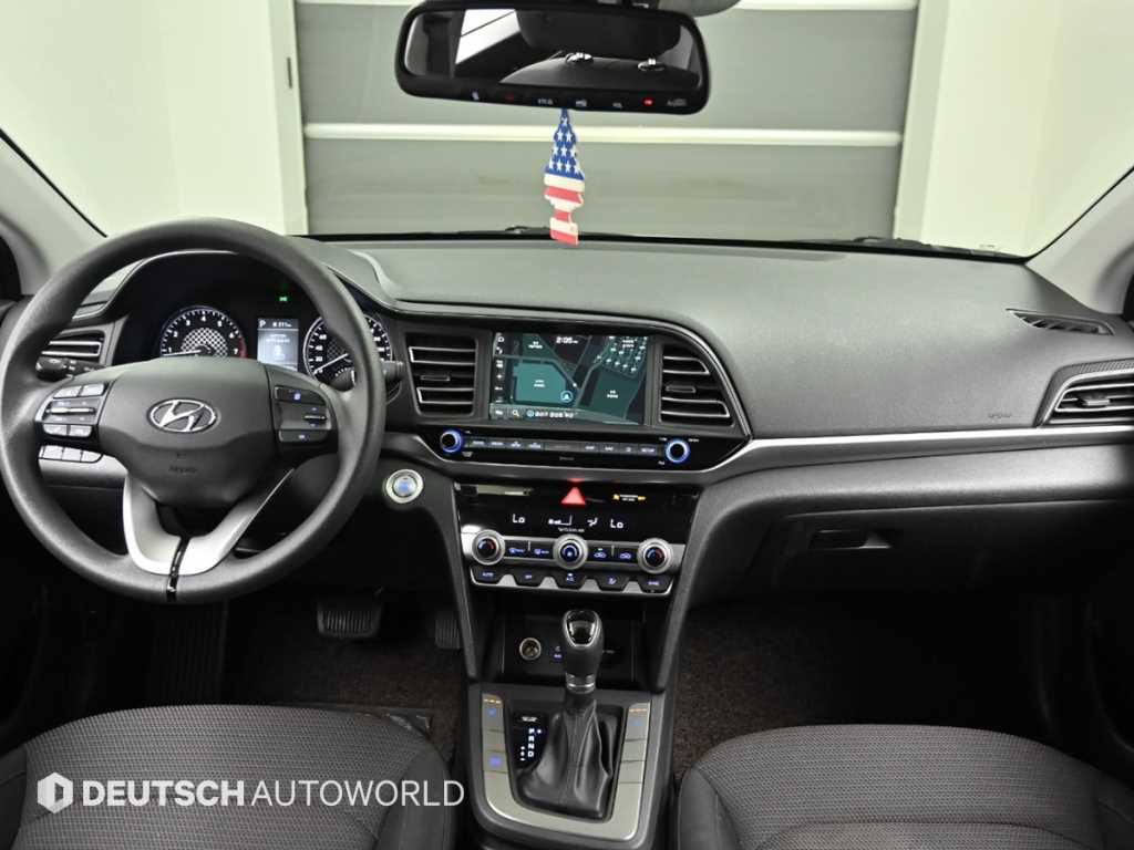 HYUNDAI Avante - Vista 7