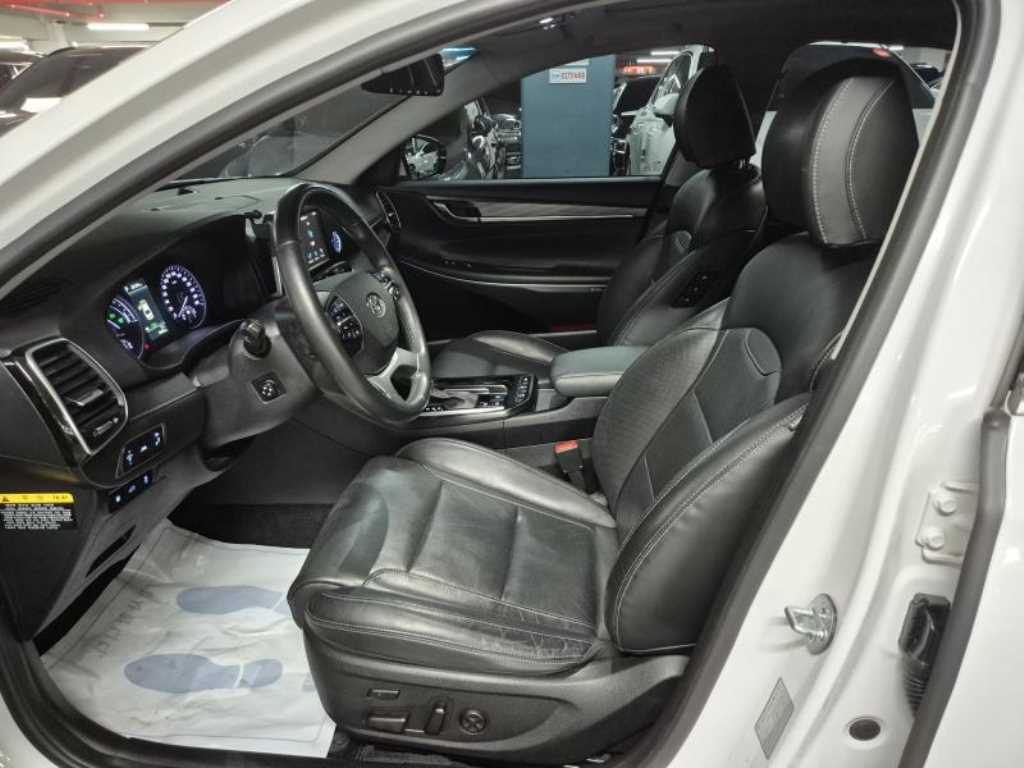 HYUNDAI Grandeur - Vista 10