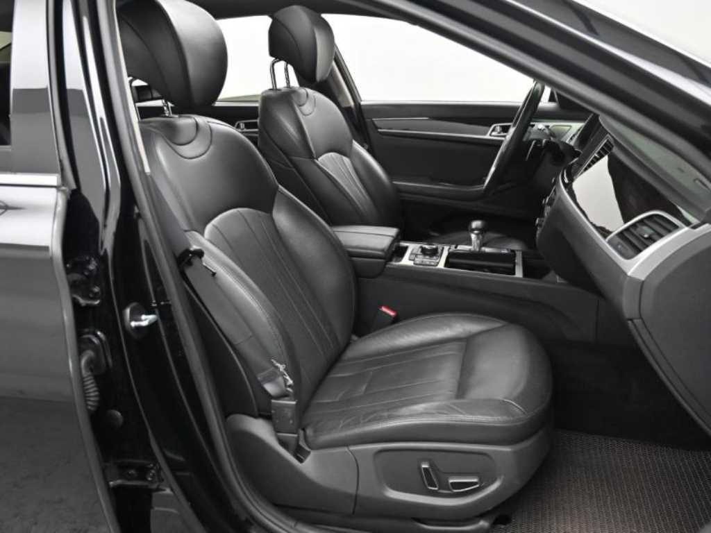 Genesis G80 - Vista 10