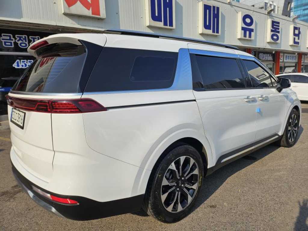KIA Carnival - Vista 5