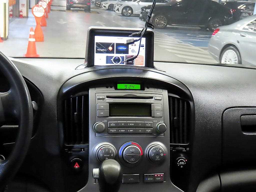 HYUNDAI Starex - Vista 11