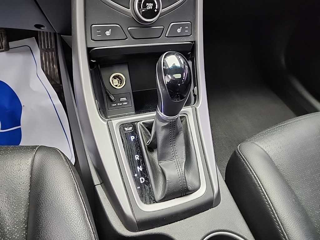 HYUNDAI Avante - Vista 8