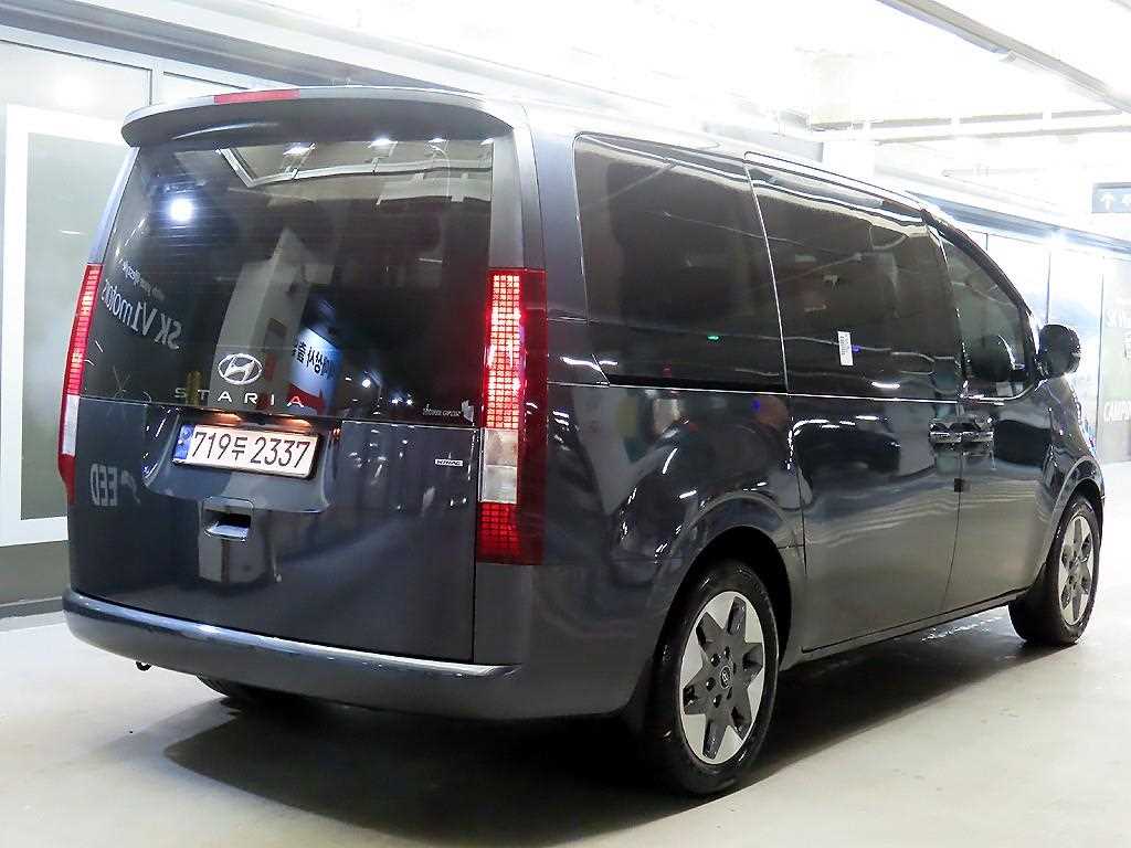 HYUNDAI Staria - Vista 4