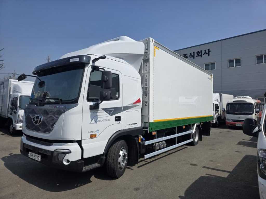 medium and large cargo truck - Vista 3