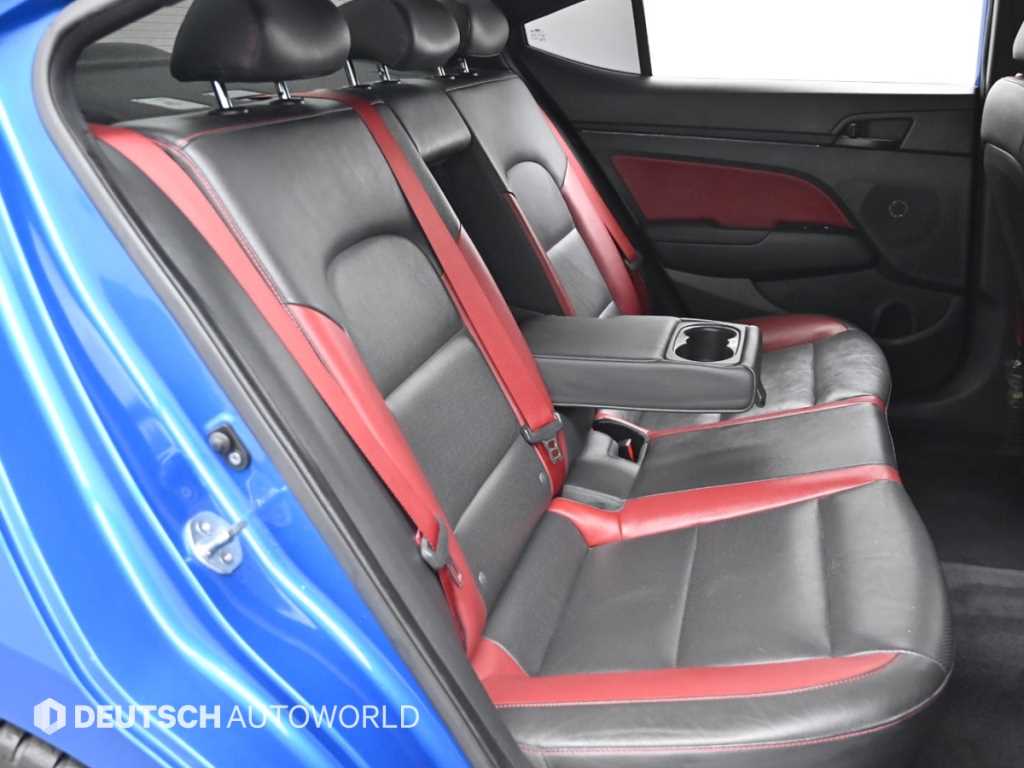 HYUNDAI Avante - Vista 12