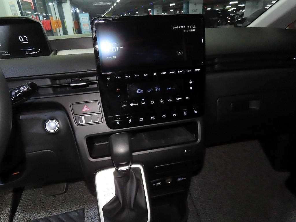 HYUNDAI Staria - Vista 11