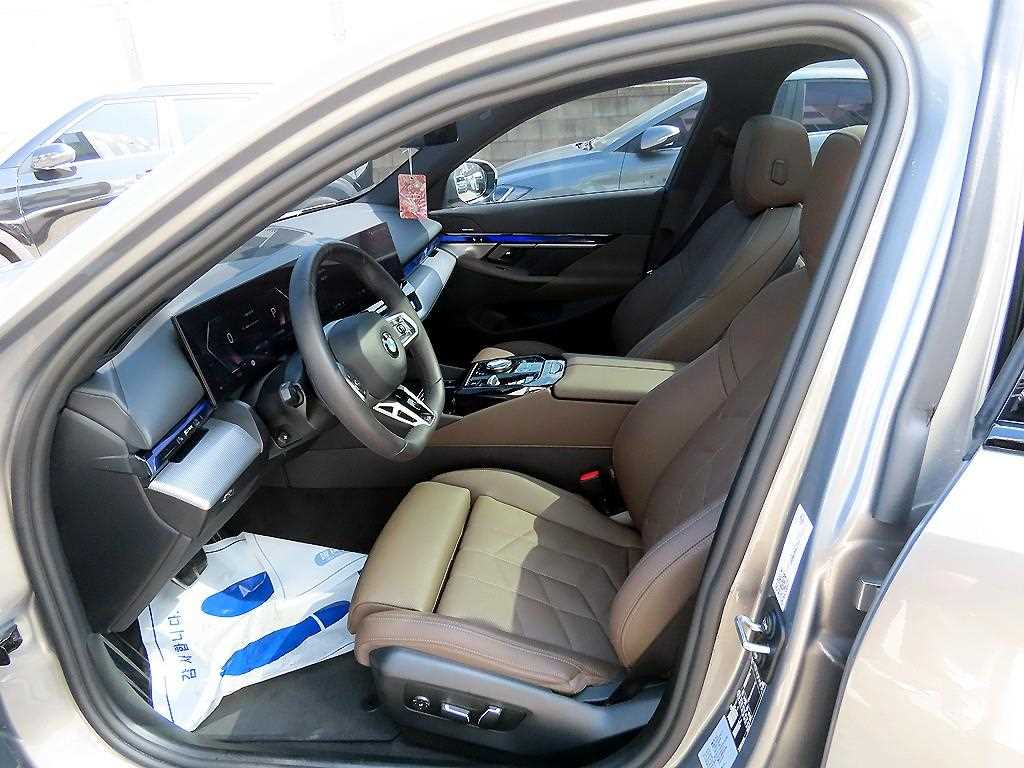 BMW 5 Series - Vista 5