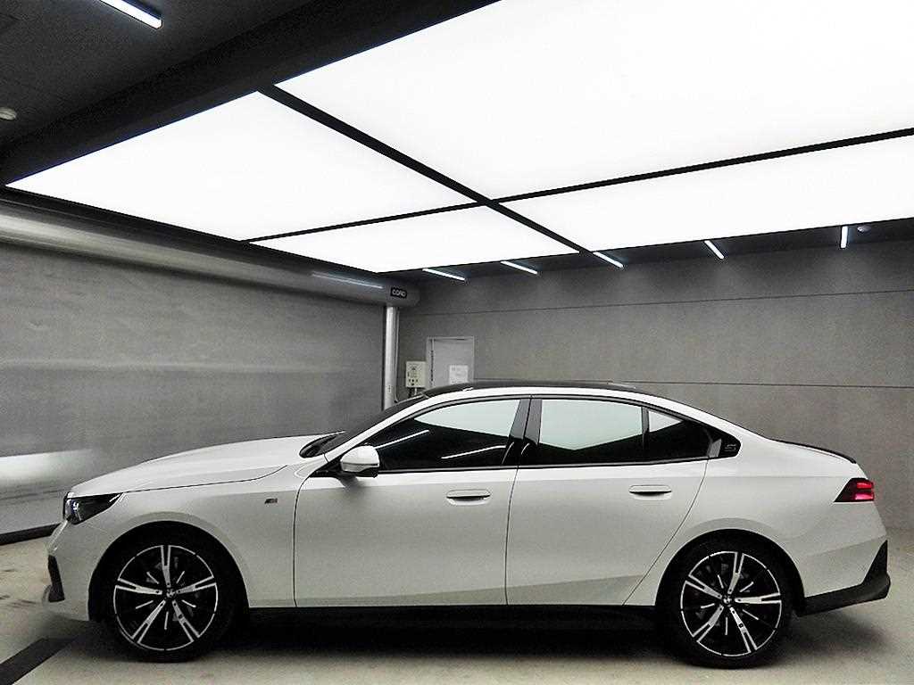 BMW 5 Series - Vista 4