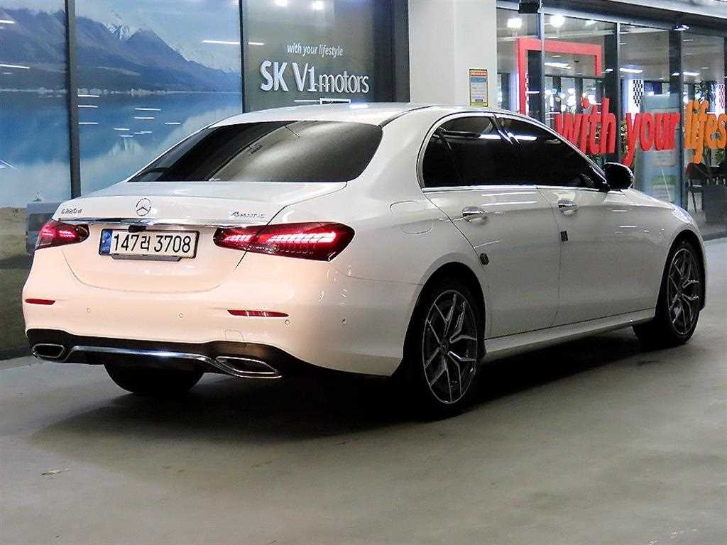 Mercedes Benz E class - Vista 4