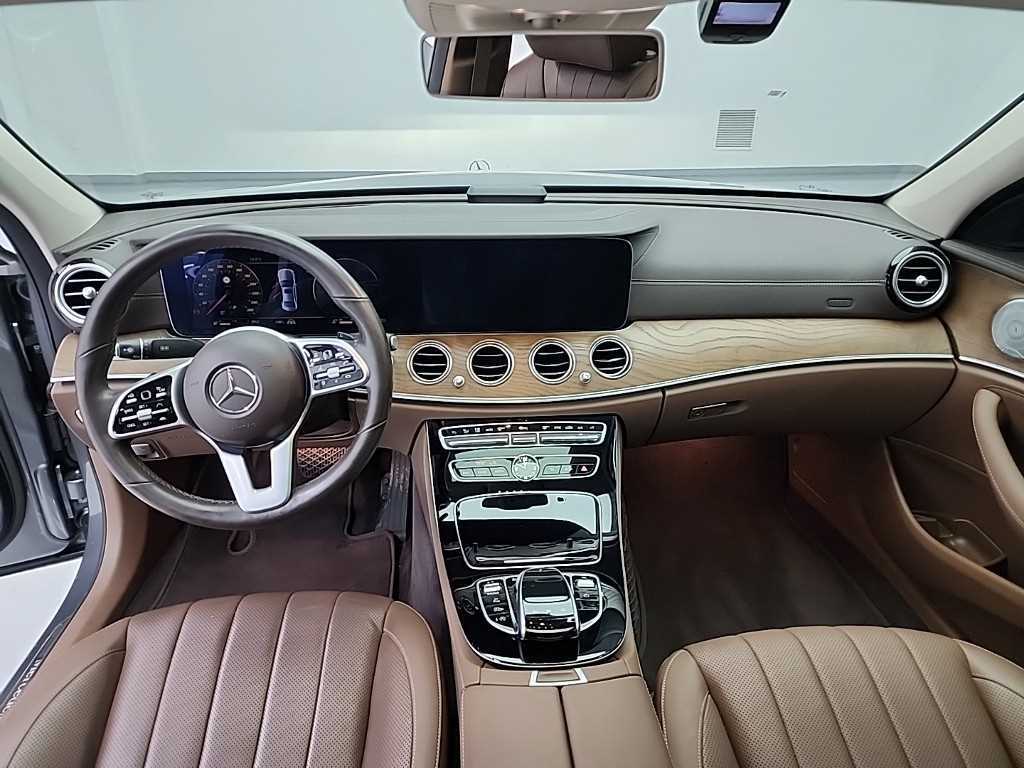 Mercedes Benz E class - Vista 7