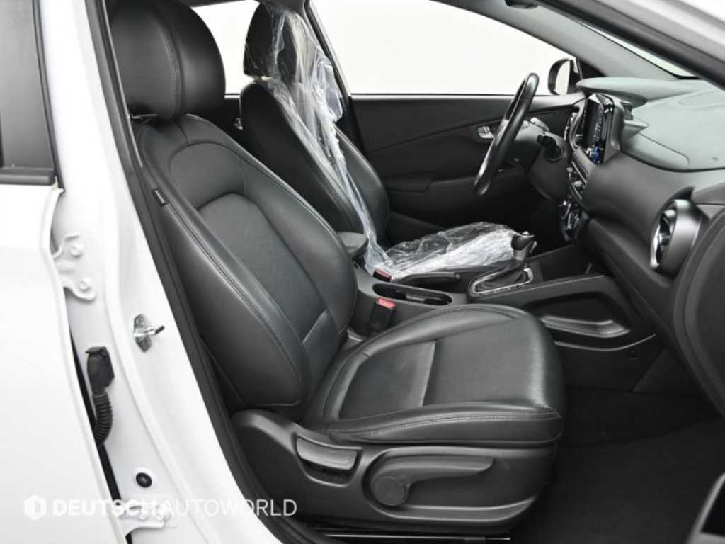 HYUNDAI Kona - Vista 10