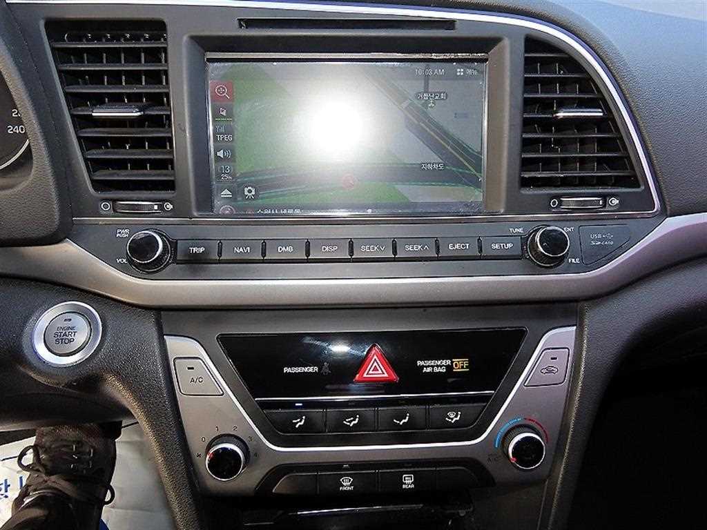 HYUNDAI Avante 2017 Gris - Importación desde Corea - HF Imports Iquique - Foto 13