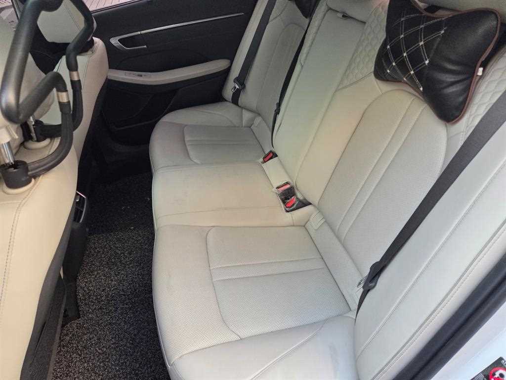 HYUNDAI Sonata - Vista 7