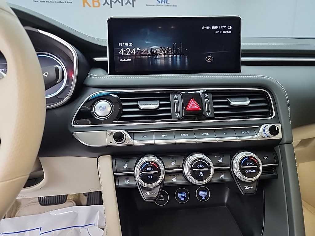 Genesis G70 - Vista 10