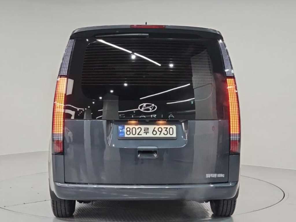 HYUNDAI Staria - Vista 3