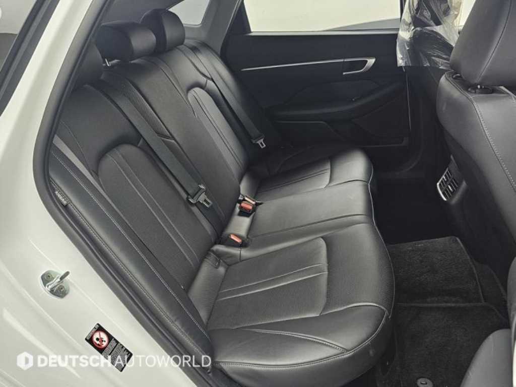 HYUNDAI Sonata - Vista 12