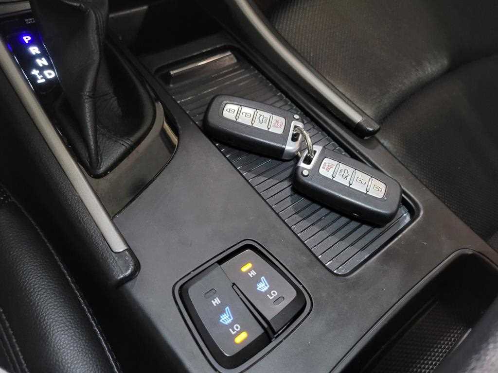 HYUNDAI Sonata - Vista 12