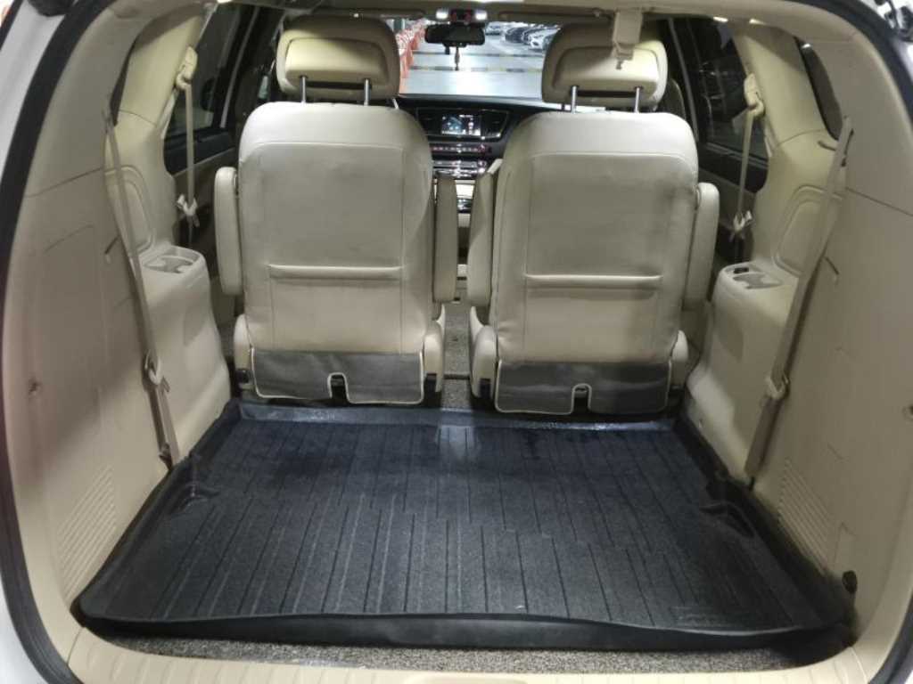 KIA Carnival - Vista 7