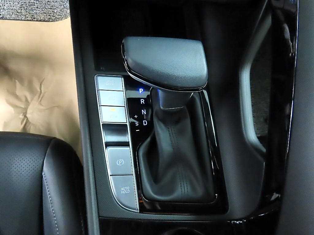 HYUNDAI Avante - Vista 10