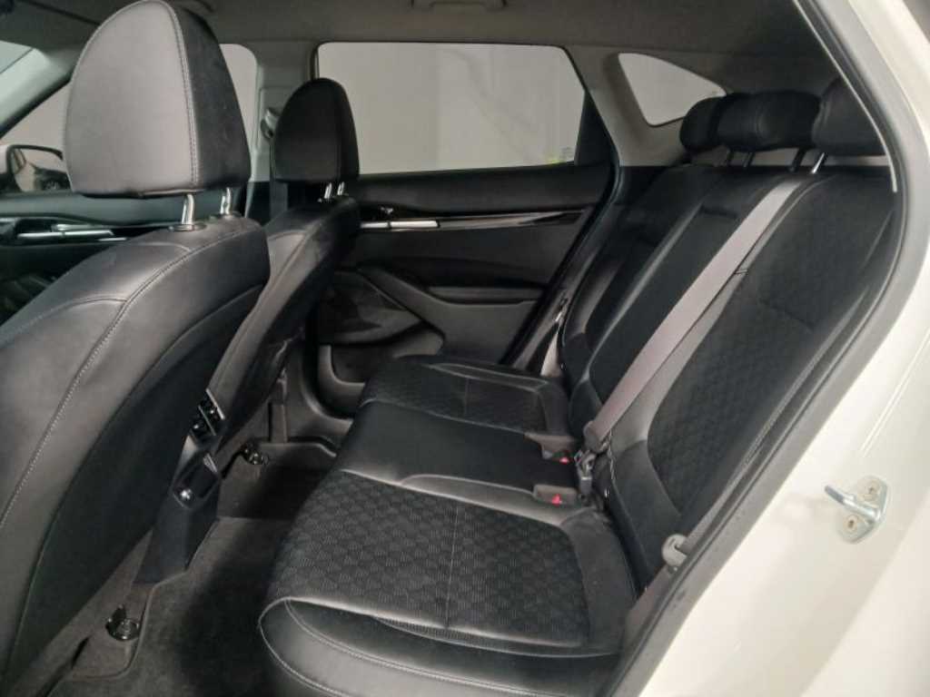 KIA Seltos - Vista 7
