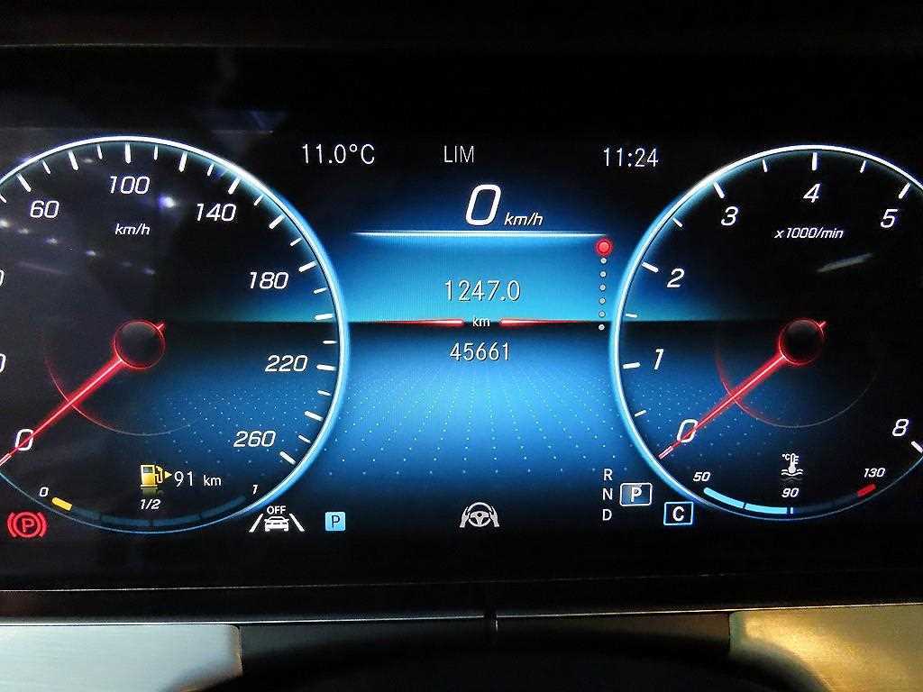 Mercedes Benz E class - Vista 9