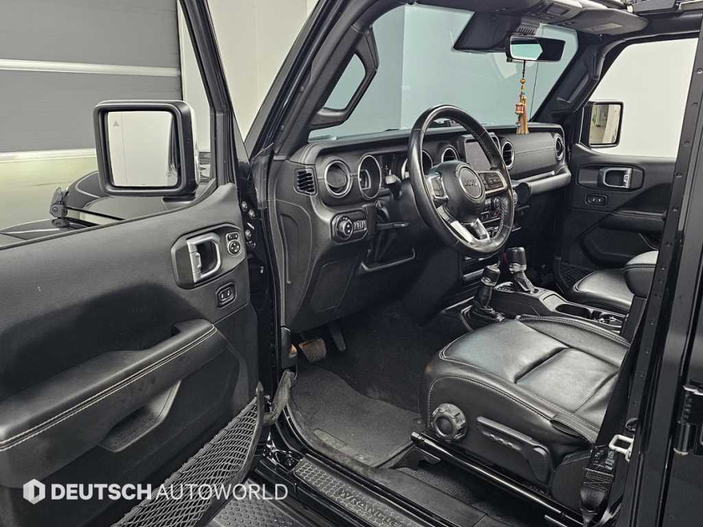 Jeep Wrangler - Vista 11