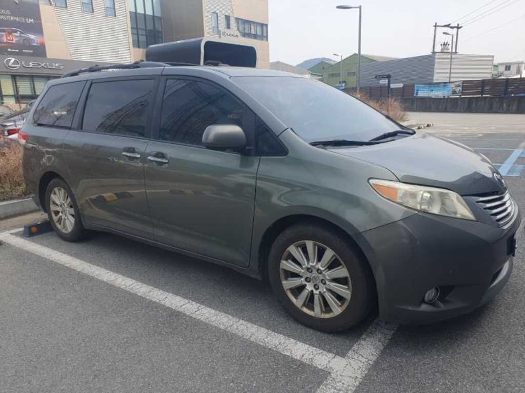 Toyota Siena - Vista 2